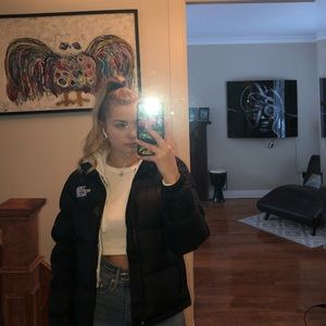 Meet your Posher, Dania